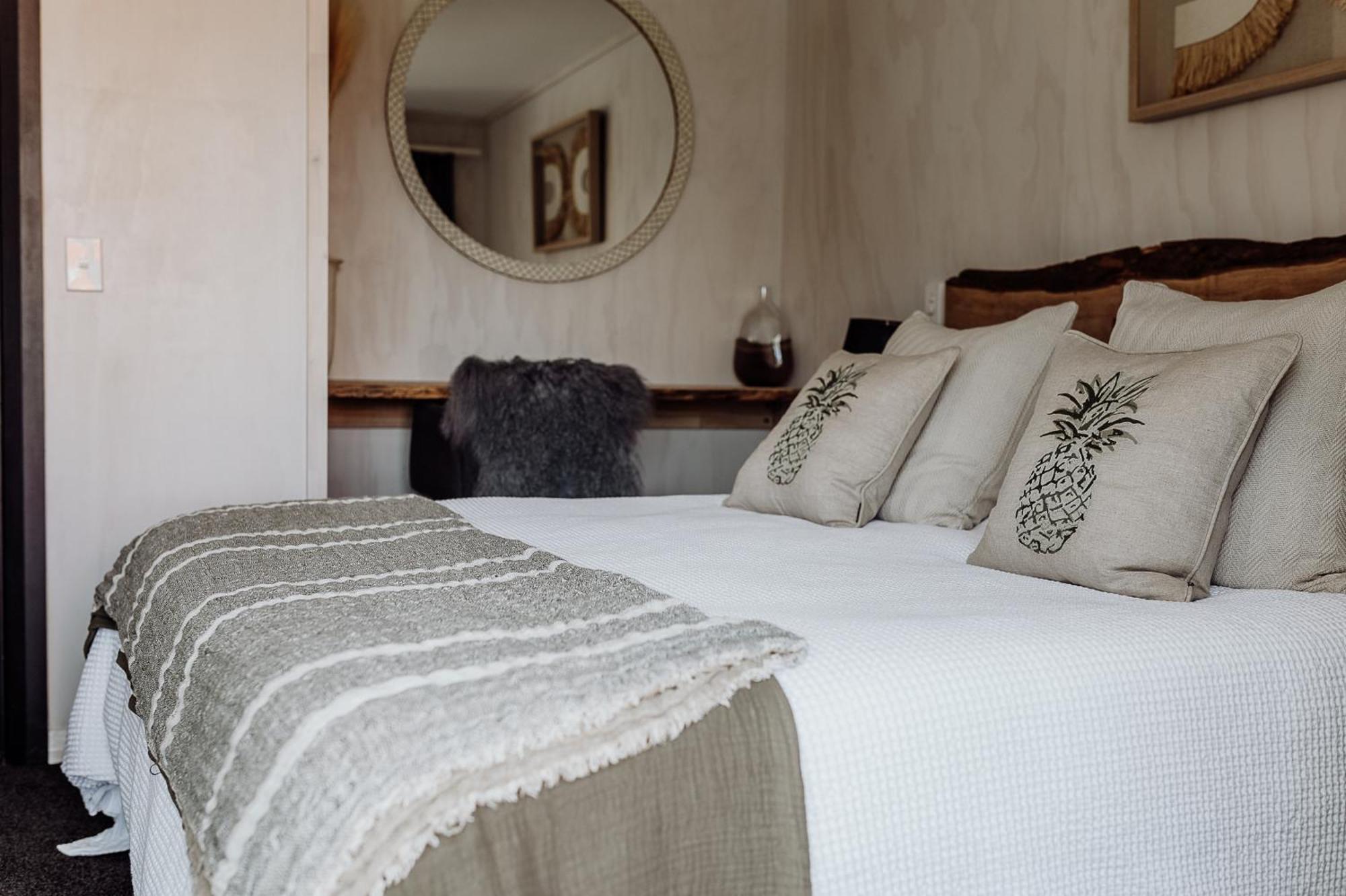 Lake Mahinapua Hotel Ruatapu Екстер'єр фото